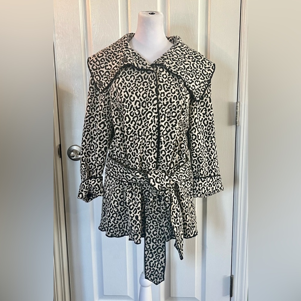 Carol Little Woman 1X Animal Print Belted Jacket